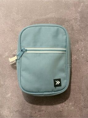 EUC Surf Blue Thread Wallets Crossbody Convertible Bag